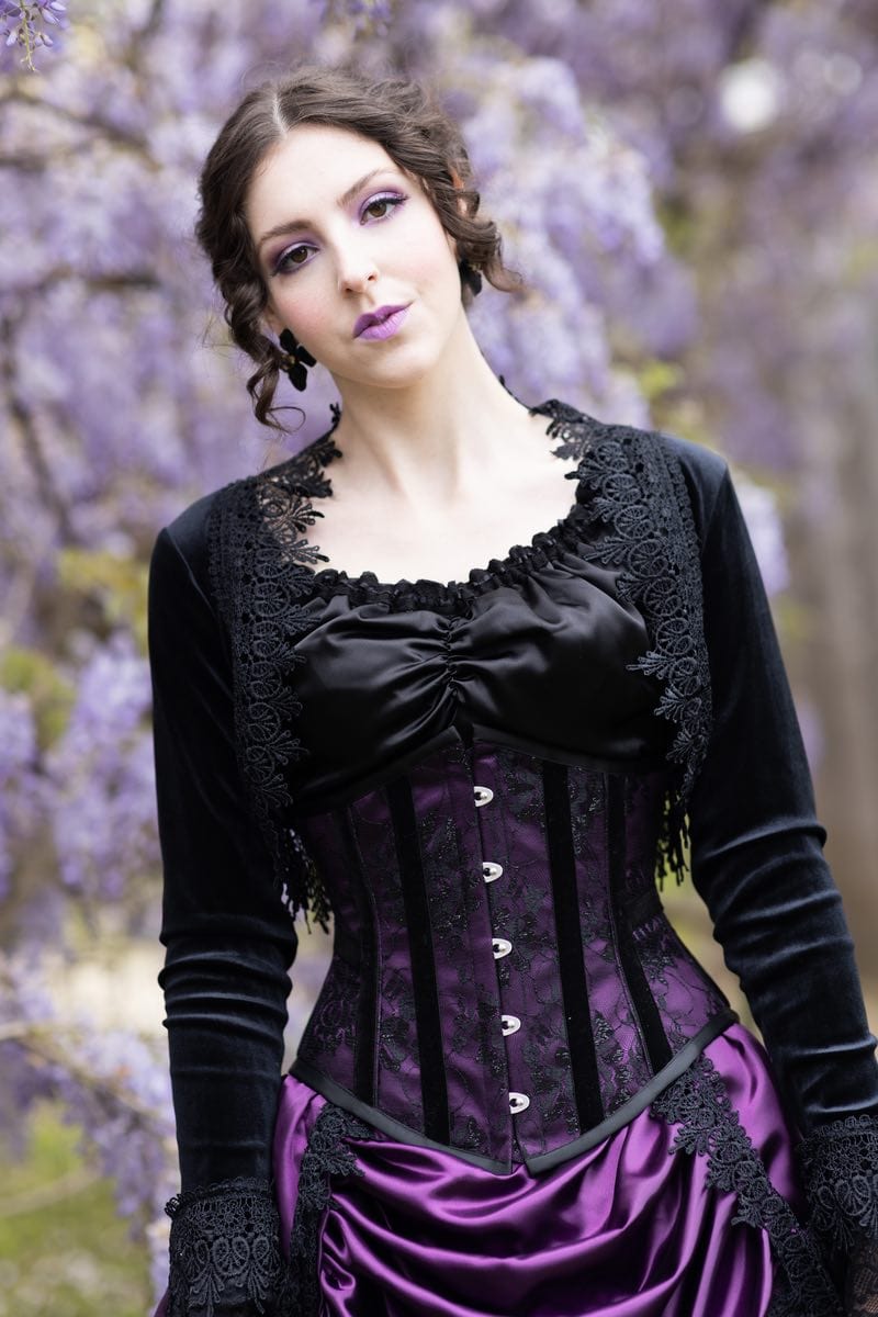 Florencia Inferno model wearing the Gallery Serpentine Majestica gothic black velvet braid trimmed bolero for victorian or gothic clothing 