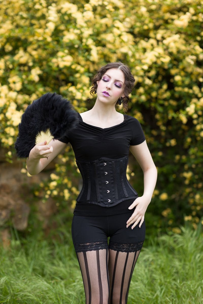 gothic victorian lingerie model in fajas shape wear and Gallery Serpentine lace under bust corset for shorter torsos