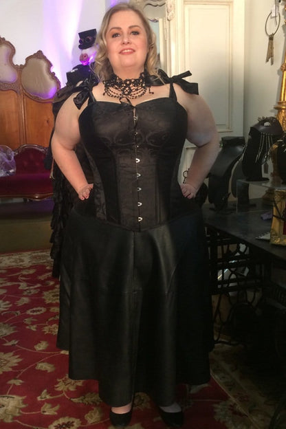 Rebecca modelling her custom sized ebony turn of the century corset for D-J bra cup sizes
