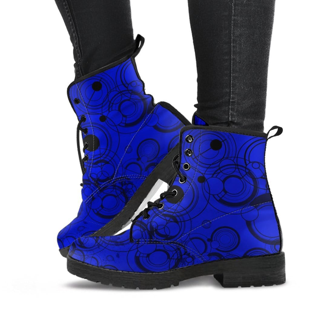 EMO MUSICIAN WEARING THE MEN'S BLUE GALLIFREY VEGAN LEATHER BOOTS