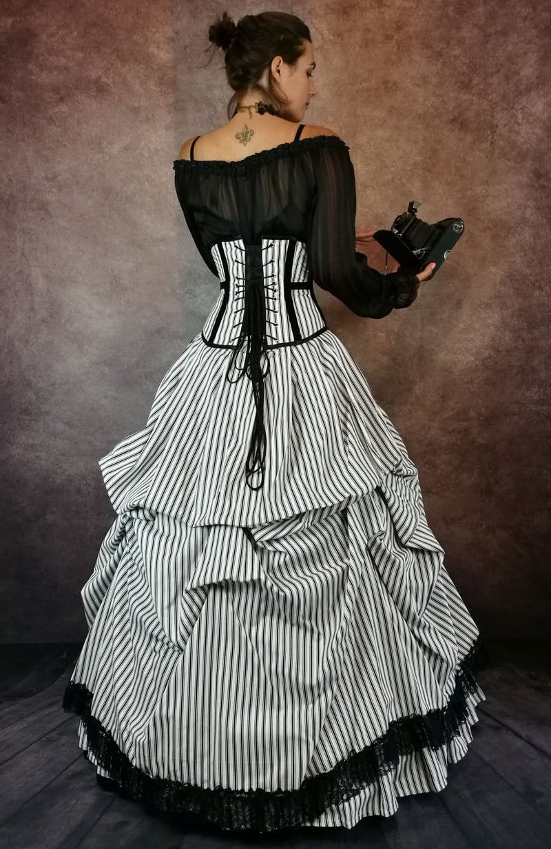 Victorian Picnic Gown | steampunk victorian wedding gown Gallery Serpentine Victorian Picnic Gown | steampunk victorian wedding gown Gallery Serpentine